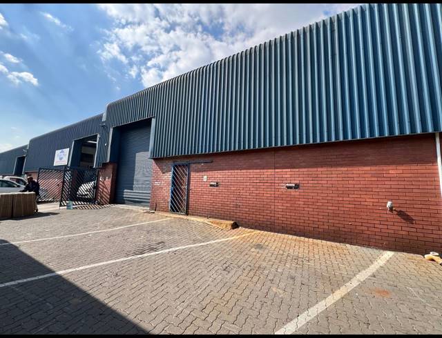661M² WAREHOUSE TO LET IN STRIJDOMPARK